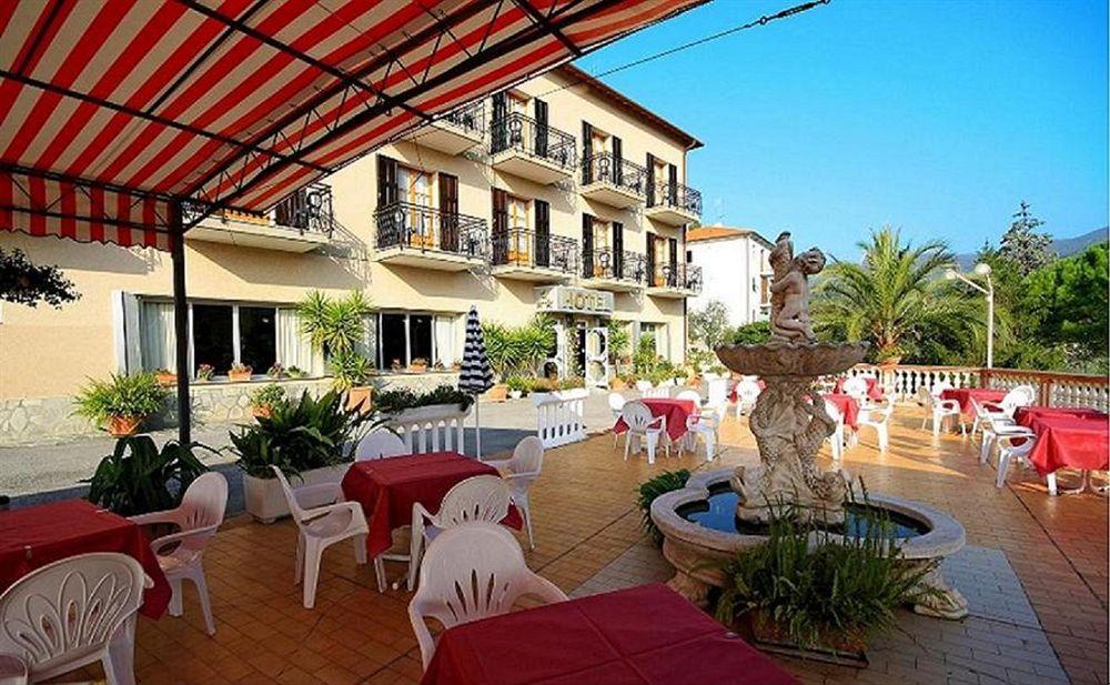 Albergo Ristorante San Matteo San Bartolomeo Al Mare Dış mekan fotoğraf